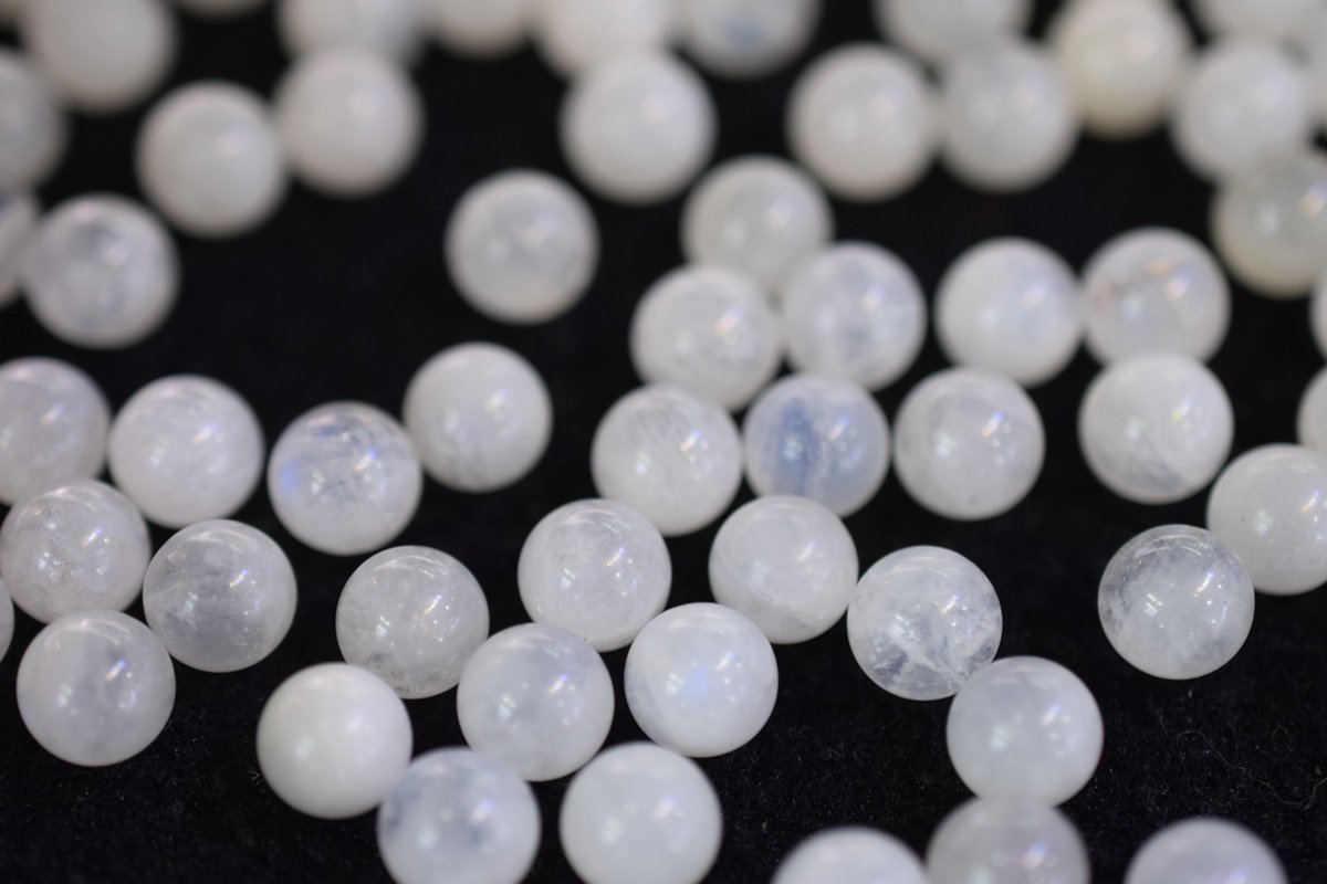 2PC 6mm Natural Blue shinning white Moonstone round undrilled single beads