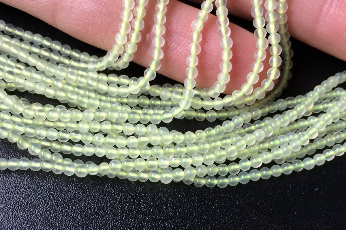 15.5" 2mm natural green new jade Round beads