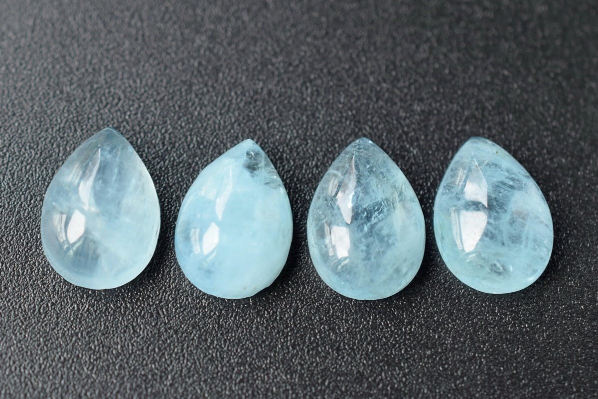 1PC 10x14mm AA Genuine Natural Aquamarine teardrop cabochon beads