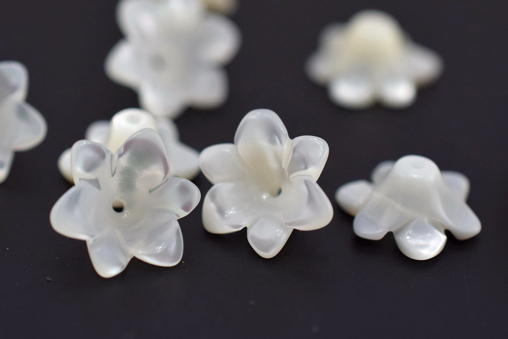 10PCS 10mm Natural white MOP Lily flower 6 petal,mother of pearl Lily flower