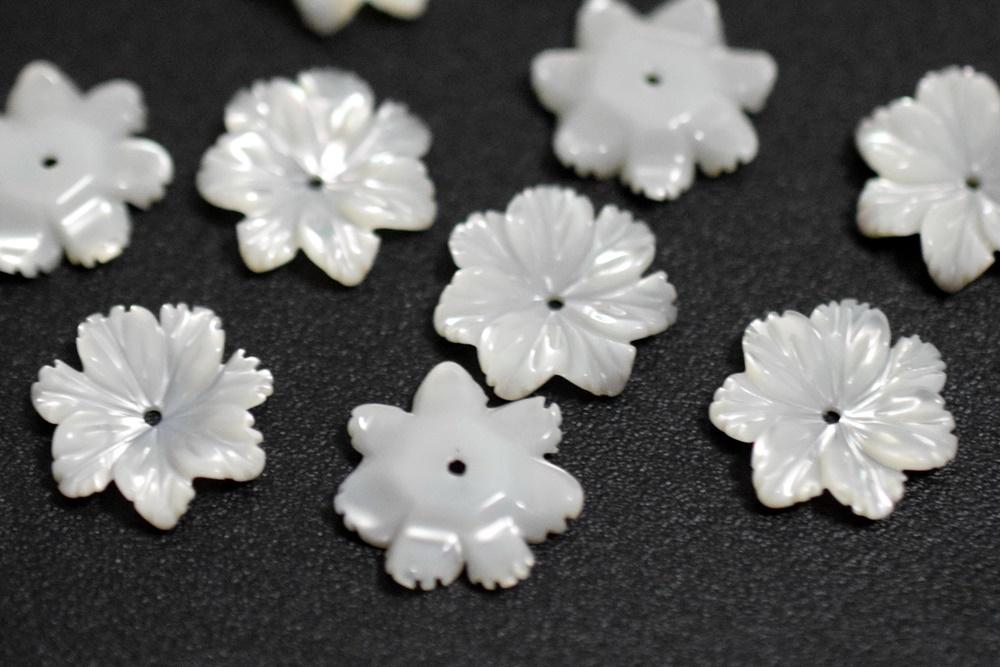 10PCS 15mm Natural white MOP 7 petal flower,mother of pearl, Sale by pieces