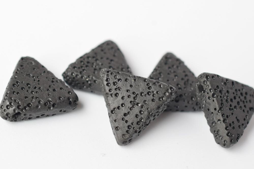 10PCS 16mm Black Lava Triangle pendant
