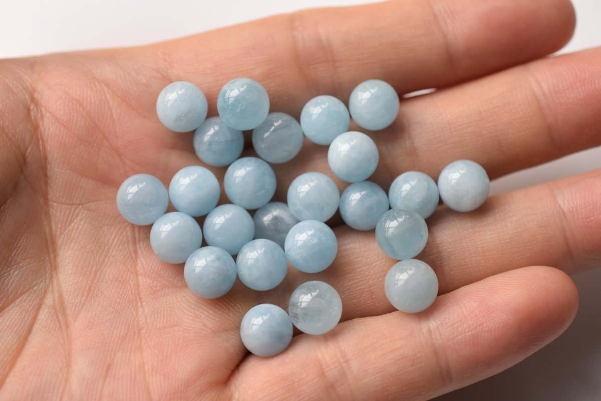 10mm A Natural Aquamarine undrilled round single blue gemstone beads