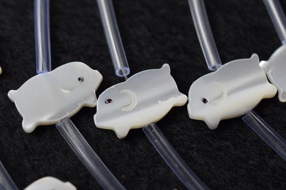 10pcs Natural white MOP little pig 8x14mm, mother of pearl pig