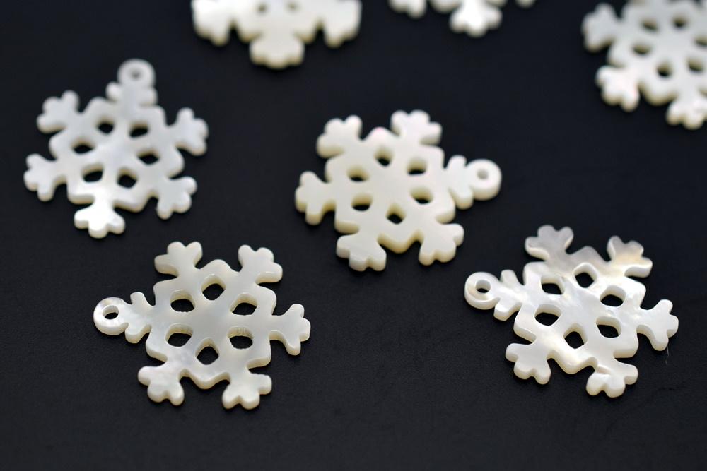 4pcs 20x24mm Natural white MOP snowflake,mother of pearl snowflake