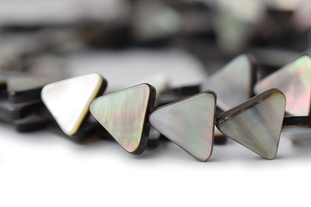 15.5" 14mm Natural Black shell triangle beads
