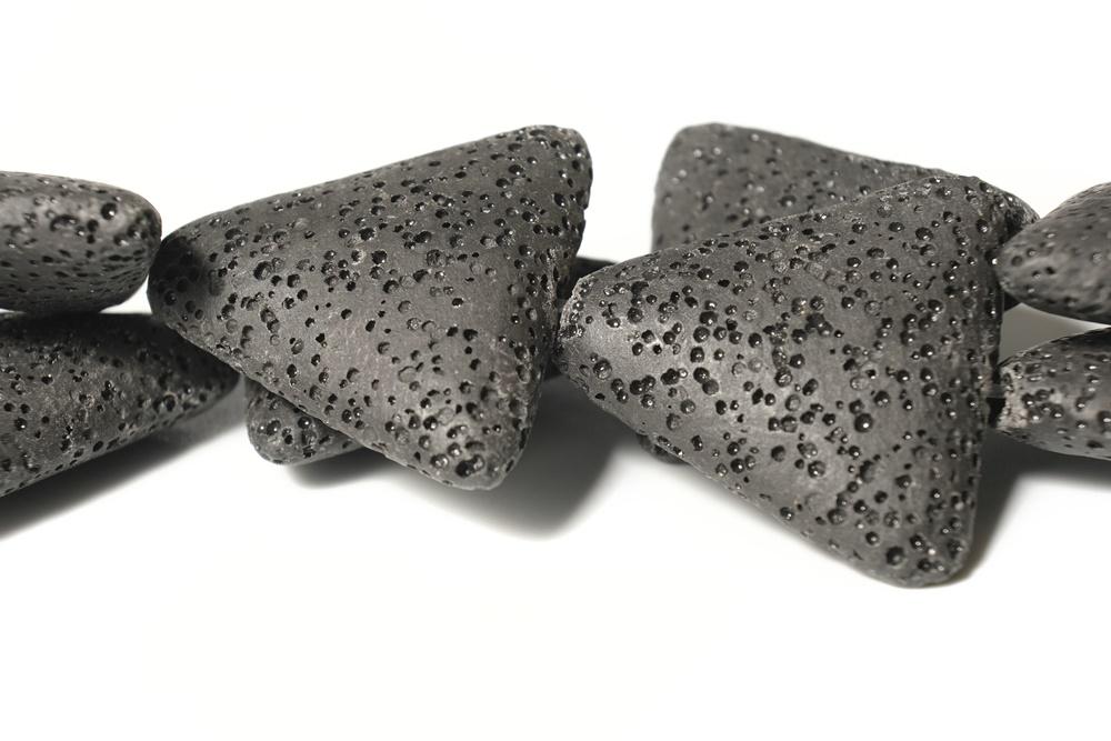 15.5" 28x28mm black color Lava stone triangle beads/pendant