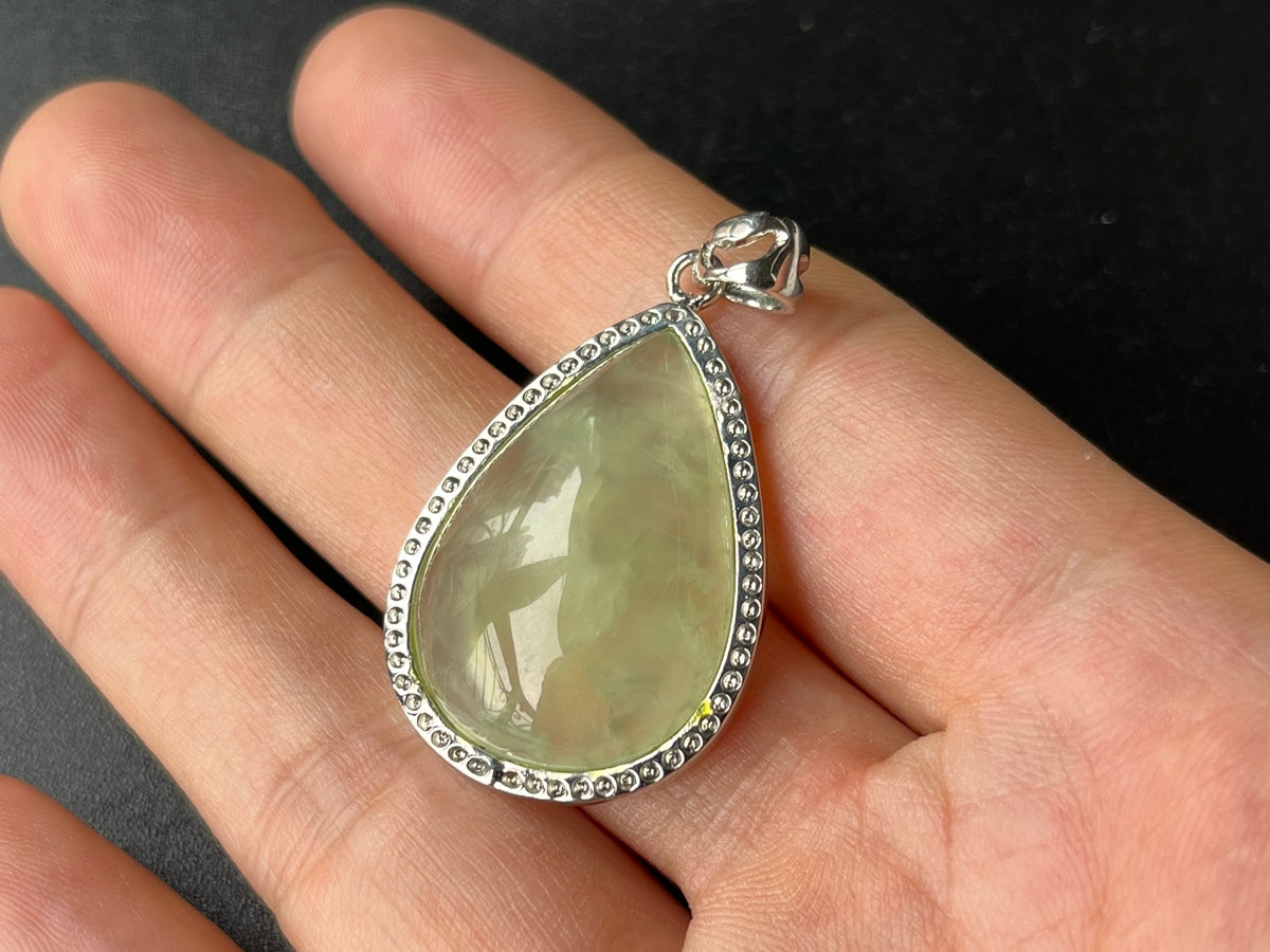 1PC 25~35mm AAA Natural green prehnite stone teardrop pendant