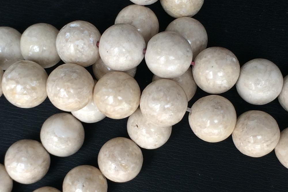 15.5" 4mm/6mm Natural river stone round beads, beige White gemstone